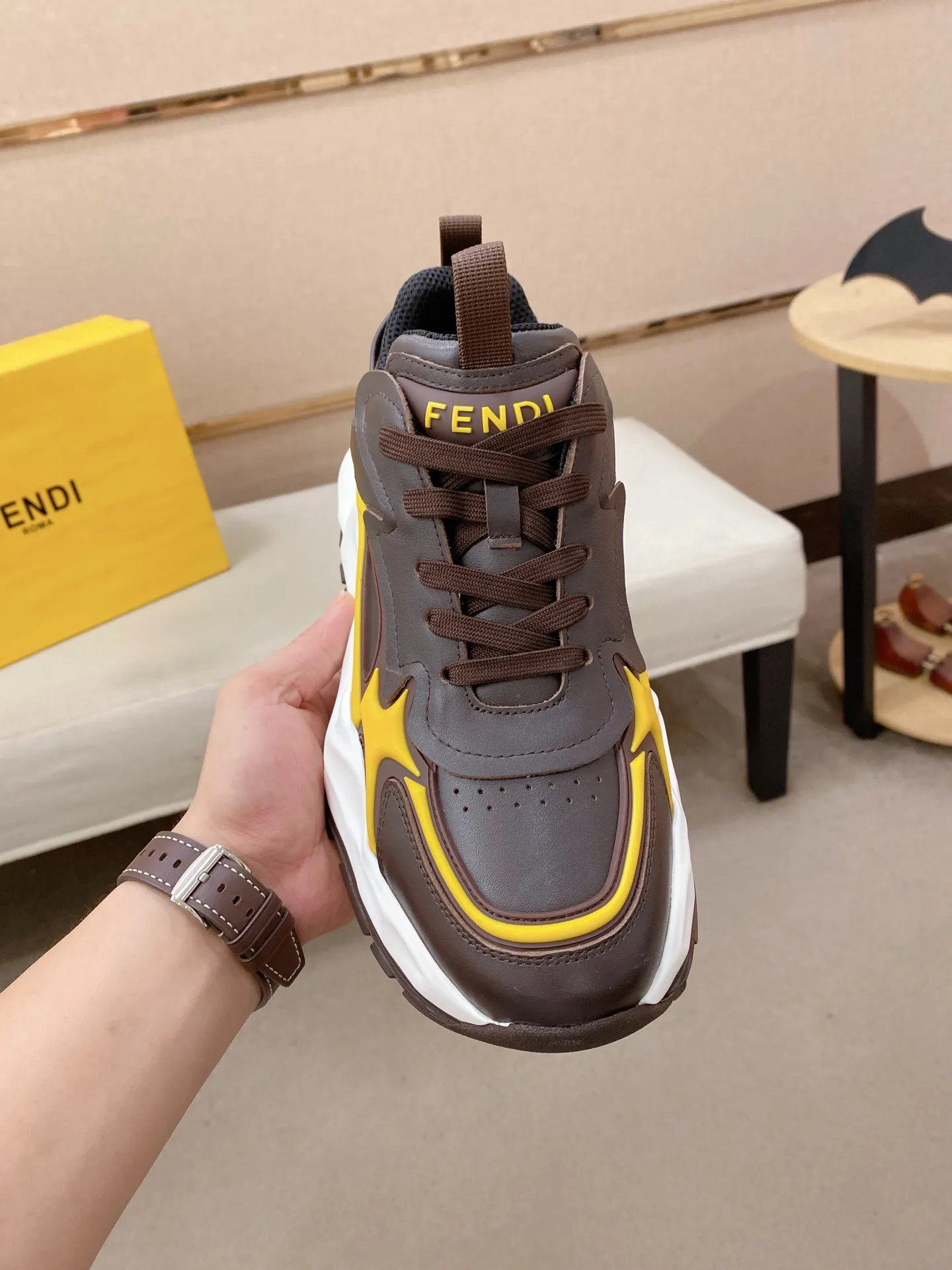 Factory price 580💰 FENDI new model (Fendi) official website 1:1 copy 👊🏻Upper 🇮🇹Imported cowhide🇩🇪Inside imported breathable mesh lining. The original outsole is molded to reflect the identity of every man, and the upper foot is elegant and stable🚶🏻🚶🏻The high-end custom counter original replica📯The shoe last remains unchanged regardless of wind and rain, and can withstand the verification of time🔍️,🔵 Size: 39-45. Can be customized 38-46 non-refundable and non-exchangeable!
